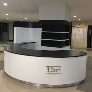 Bàn cong, ốp cột và vách trang trí.